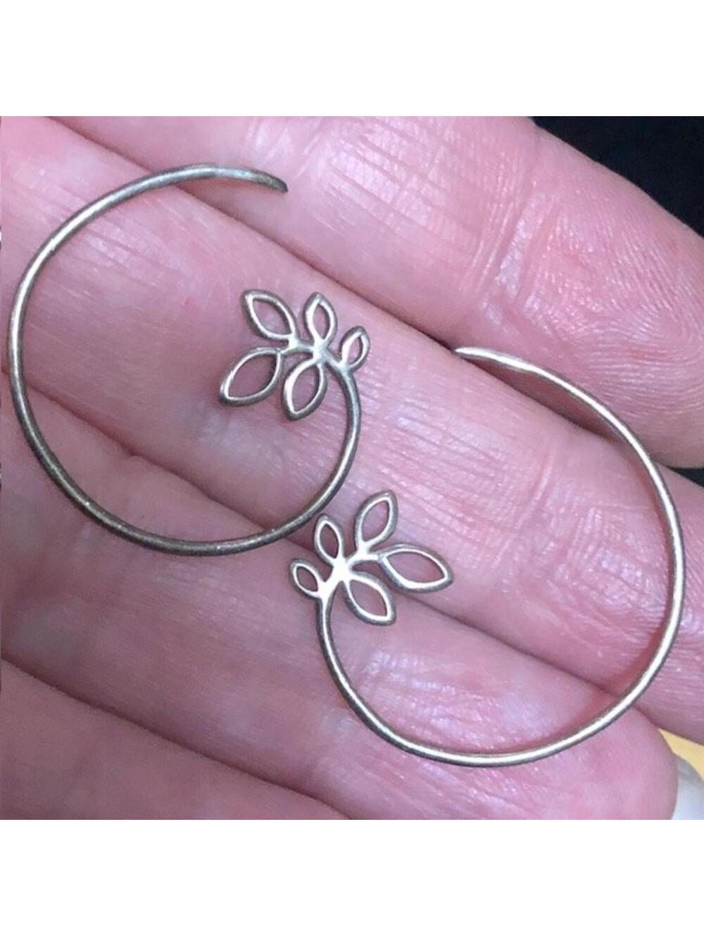 B0601 BOMA Sterling Silver 925 Hoop Earrings Leaf Motif 1 inch